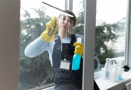 Nettoyage de vitres intérieures et extérieures à Volx